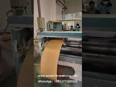 کمربند های ترمز بدون آزبست برش داده و بسته بندی می شوند